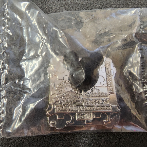 Chip & Dale Pin - Mickeys Magic Draw Exclusive 5/5 - Picture 4 of 5